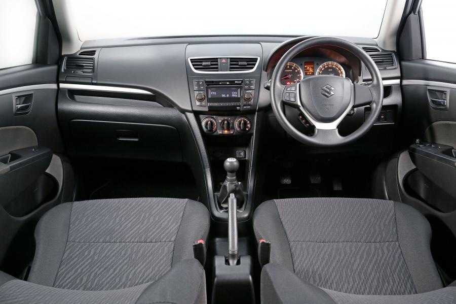  Suzuki Swift DZire 2015 года  (ZA) (фото 4 из 7)